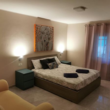 La Dimora Degli Artisti Bed & Breakfast เปสการา ภายนอก รูปภาพ
